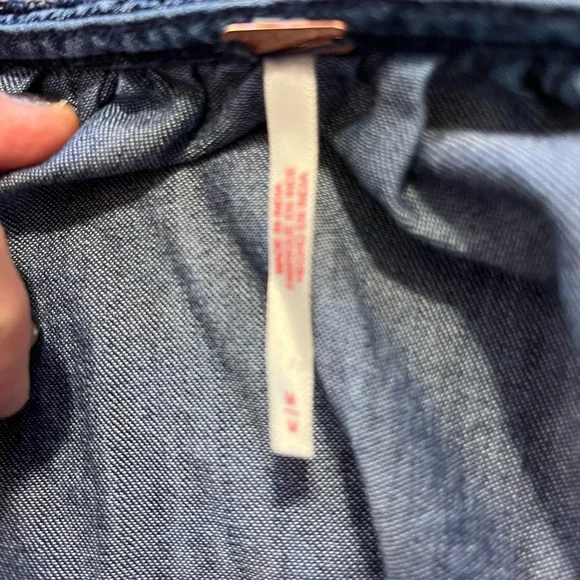 COPY - Free people denim dress with pockets excellent condition- size M - Picture 5 of 5